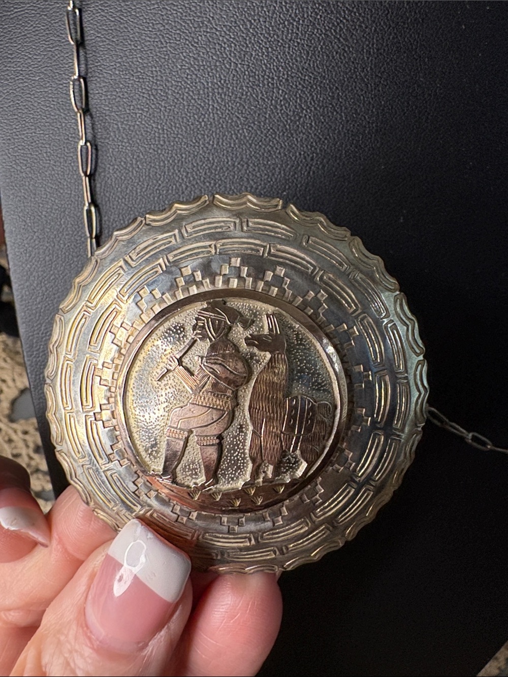 Vintage Round Relief Pendant Necklace in Gold 22 kt /925 Pendant, Chain/ Pin